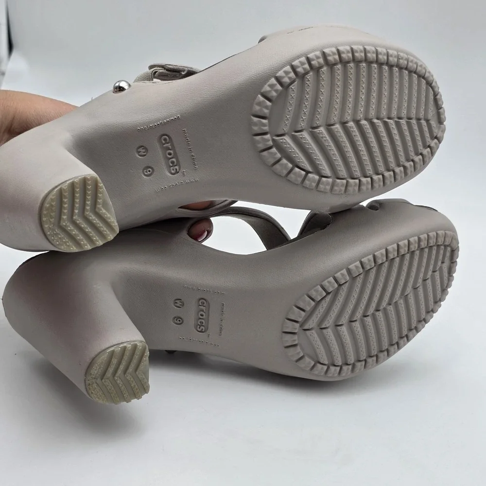 Crocs Shoes Womens Size 9 Platinum Pewter Cyprus IV Heeled Sandals 14558-0V0